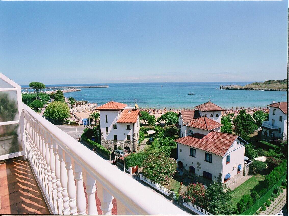 Rocas Playa Hotel 4*